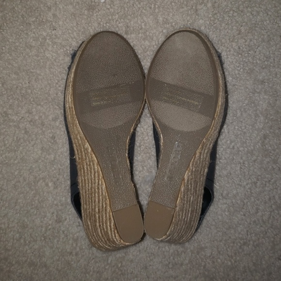 New, never worn. Gray Canvas peep-toe wedges - Picture 3 of 4